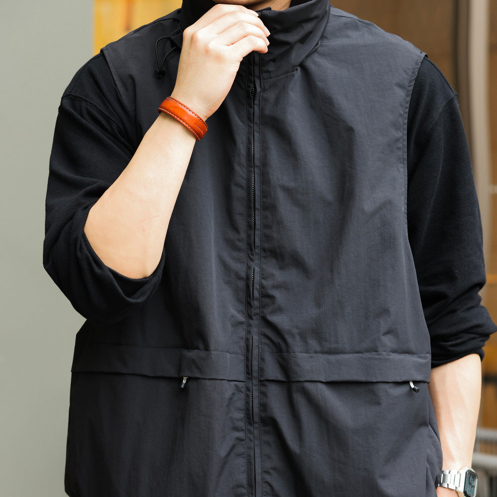 Leisure outdoor waterproof jacket, men's detachable sleeves, hooded mountaineering jacket