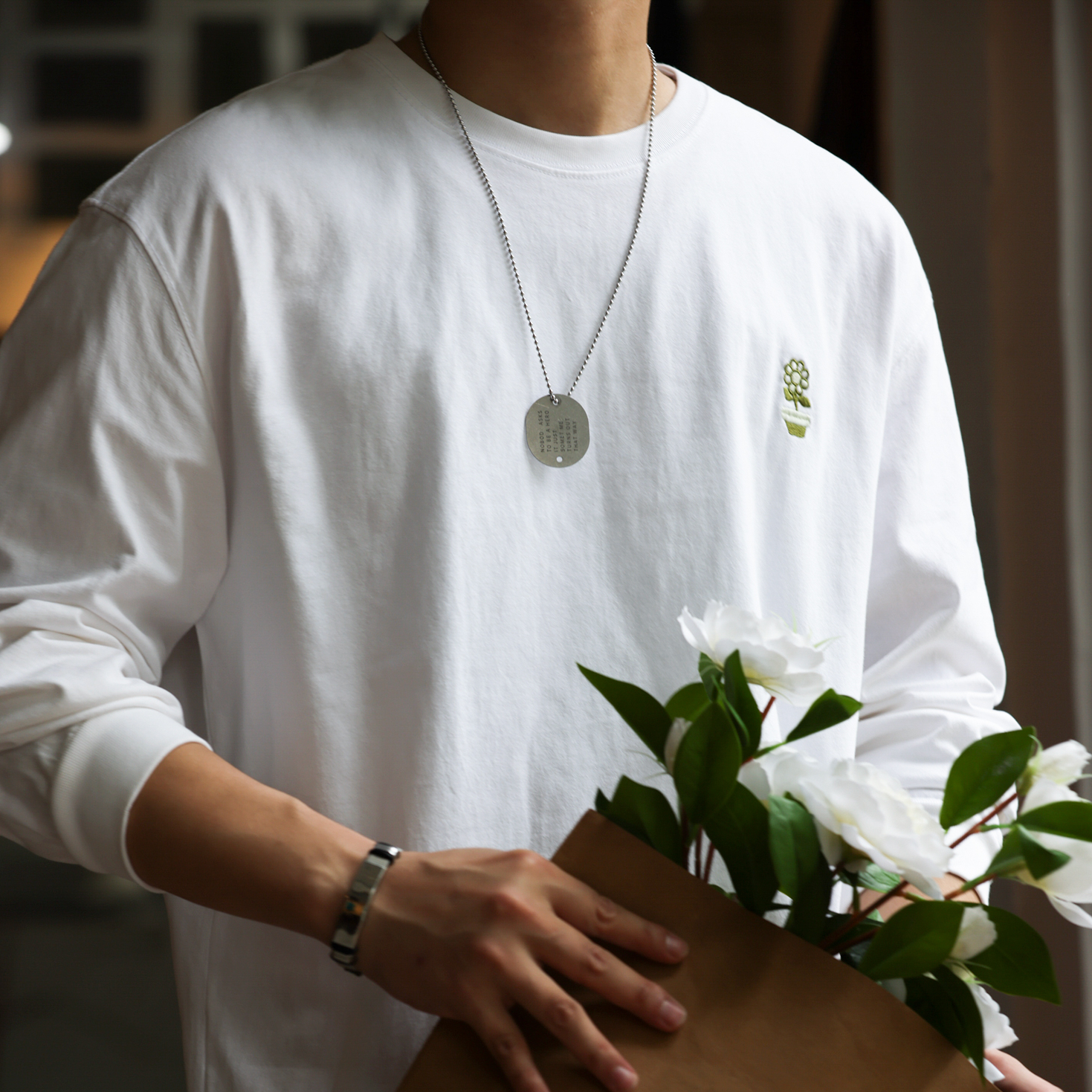 Minimally Embroidered Small Flower Men'S Loose Casual 260g Round Neck White T-Shirt