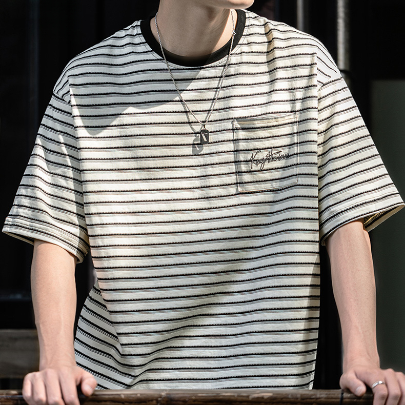 Japanese black and white striped embroidered T-shirt versatile T-shirt