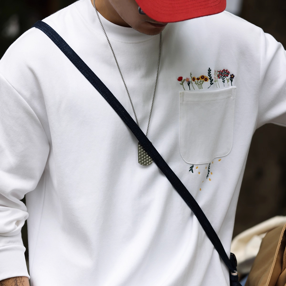 American Casual  Embroidery Men'S Loose Pocket Design 300g Long Sleeved T-Shirt