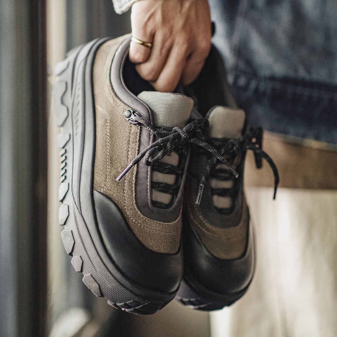 Retro Mountain Style New Men'S Thick Soled Height Increasing Sports And Leisure Shoes