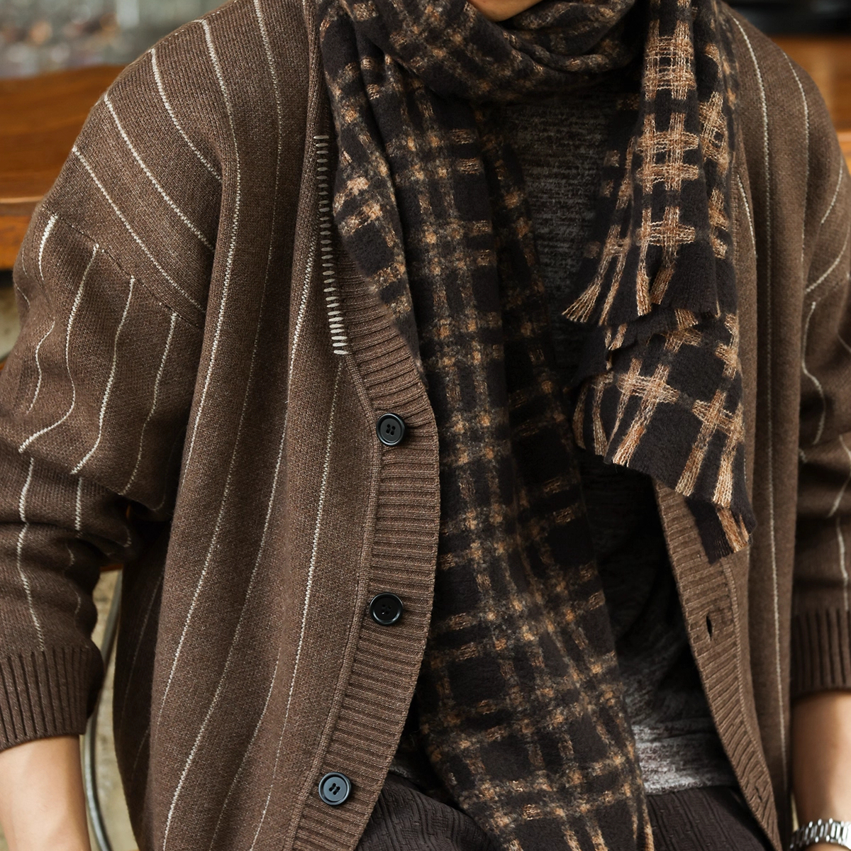 American Retro College Style Striped Men'S Casual Lazy Style V-Neck Sweater