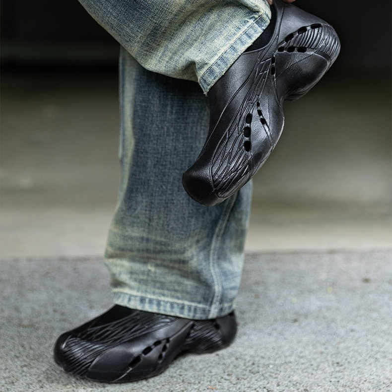 Summer new men's outdoor breathable hole sandals