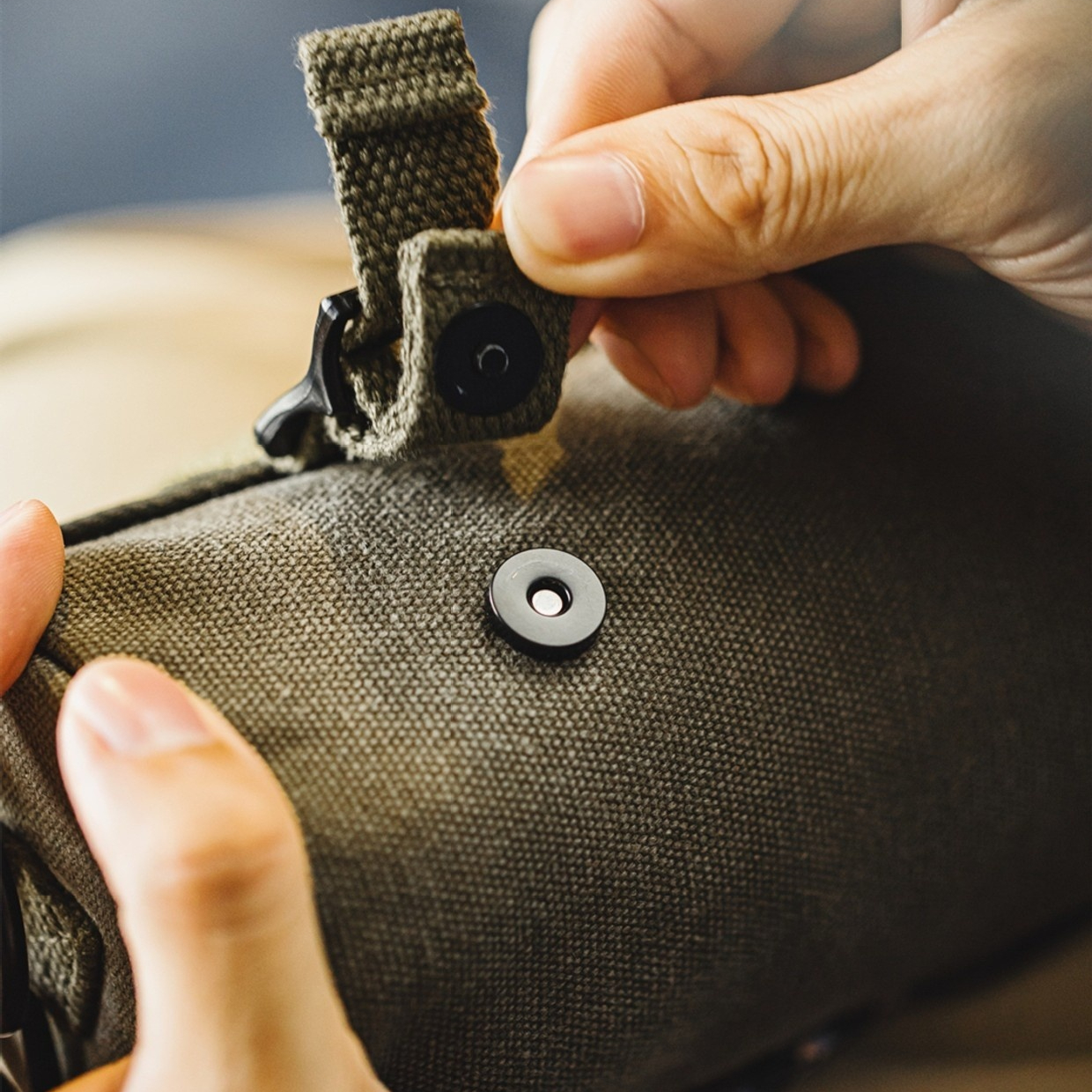 American retro canvas commuting diagonal cross bag