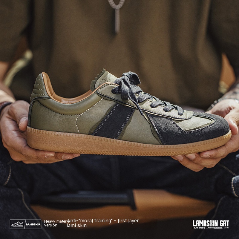 Maden German training shoes, low top board shoes, olive green sheepskin casual shoes