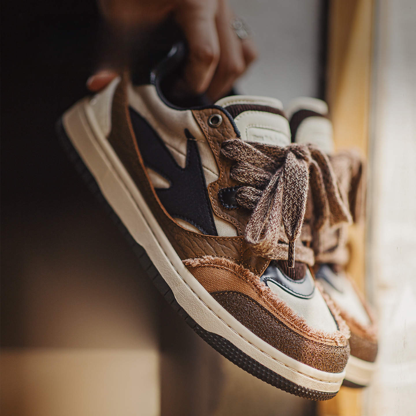 Men's Autumn/Winter Low cut Design with Soft Bottom Retro Board Shoes