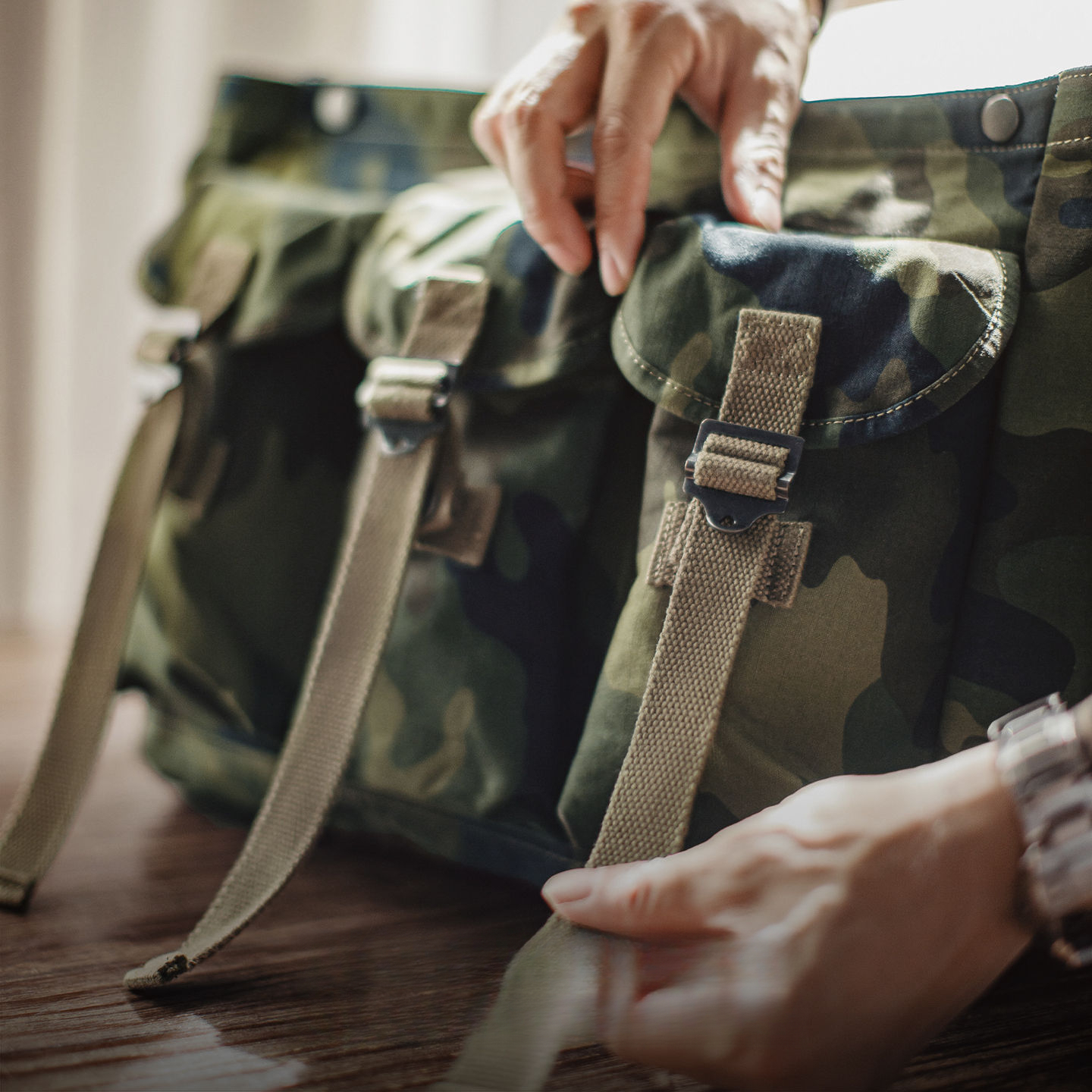 American Camouflage Tactical Outdoor Training Large Capacity Handheld Mailman Bag