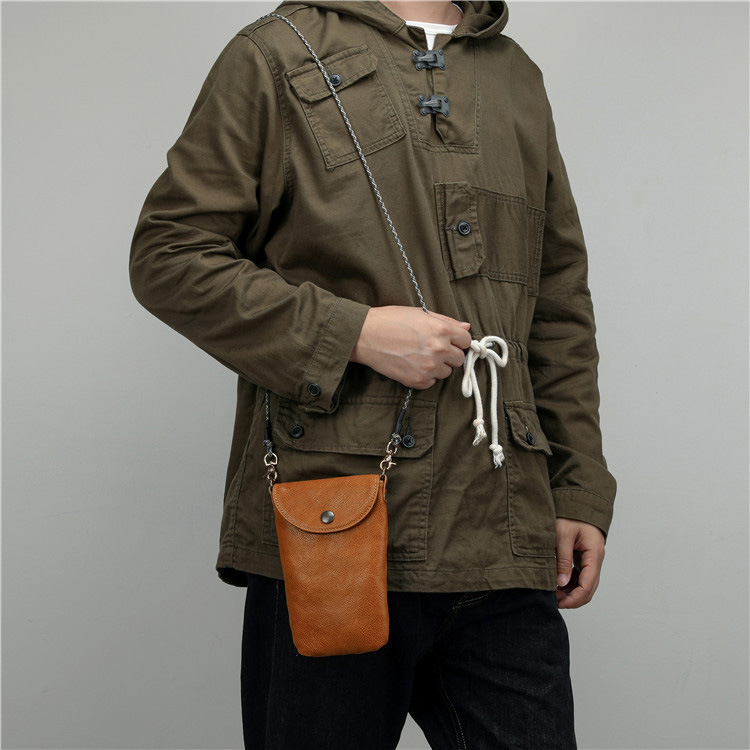 Lightweight and minimalist leather men's crossbody phone bag