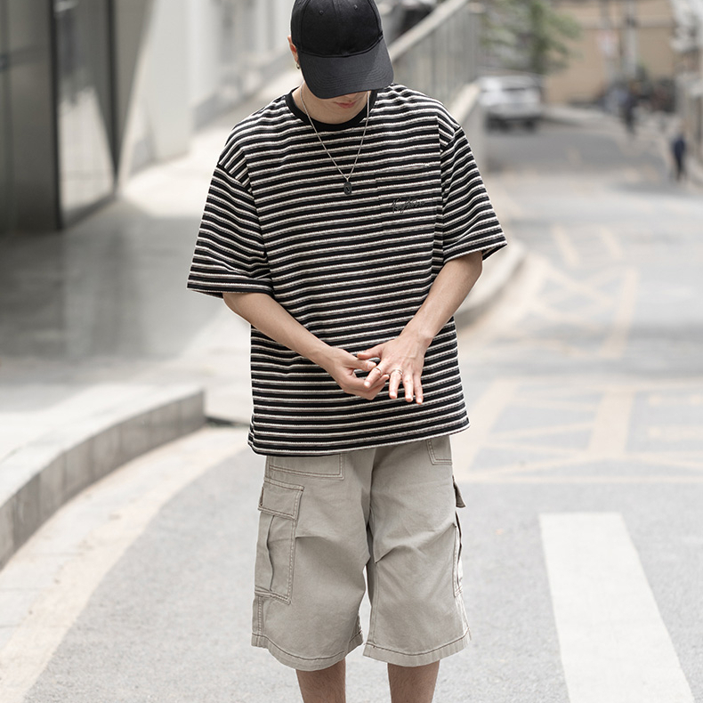 Japanese black and white striped embroidered T-shirt versatile T-shirt