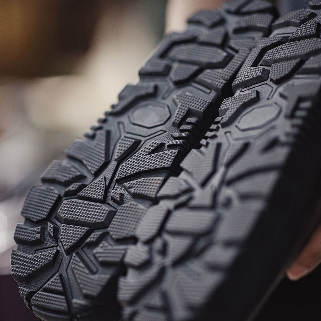 Retro Mountain Style New Men'S Thick Soled Height Increasing Sports And Leisure Shoes