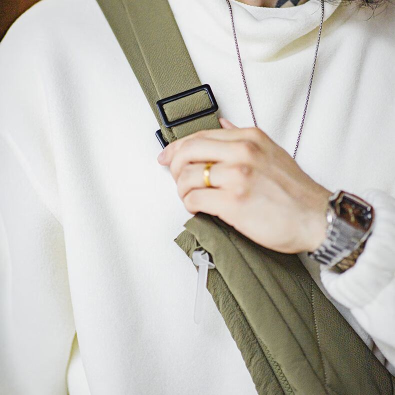 Maden outdoor multifunctional vest large capacity crossbody bag vest