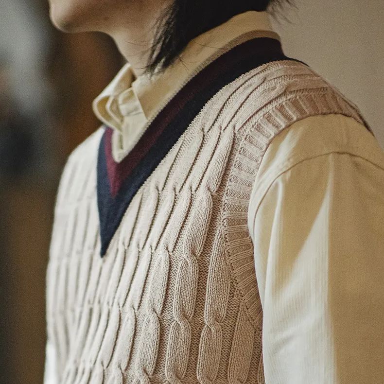 Maden Retro IVY Knitted V-neck Sweater Vest, College Style Contrast Color Twisted Flower Sleeveless Vest