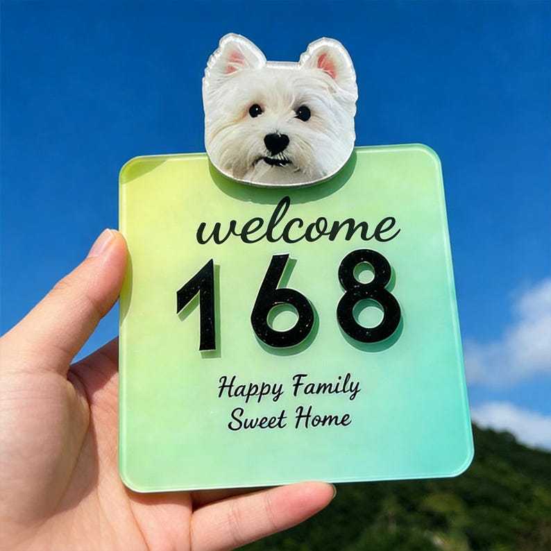 Swinging Pet Portrait CustomDoorplate - Personalized acrylic plaques, customizable with portraits of people or pets; the portraits can swing