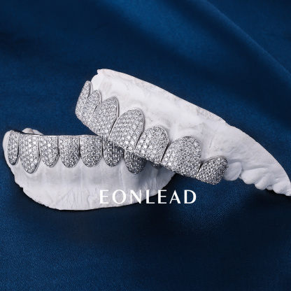 Custom Women Men Top & Bottom 8  S925 Silver White Gold Plated VVS Moissanite Diamond Straight Cut Teeth Grillz