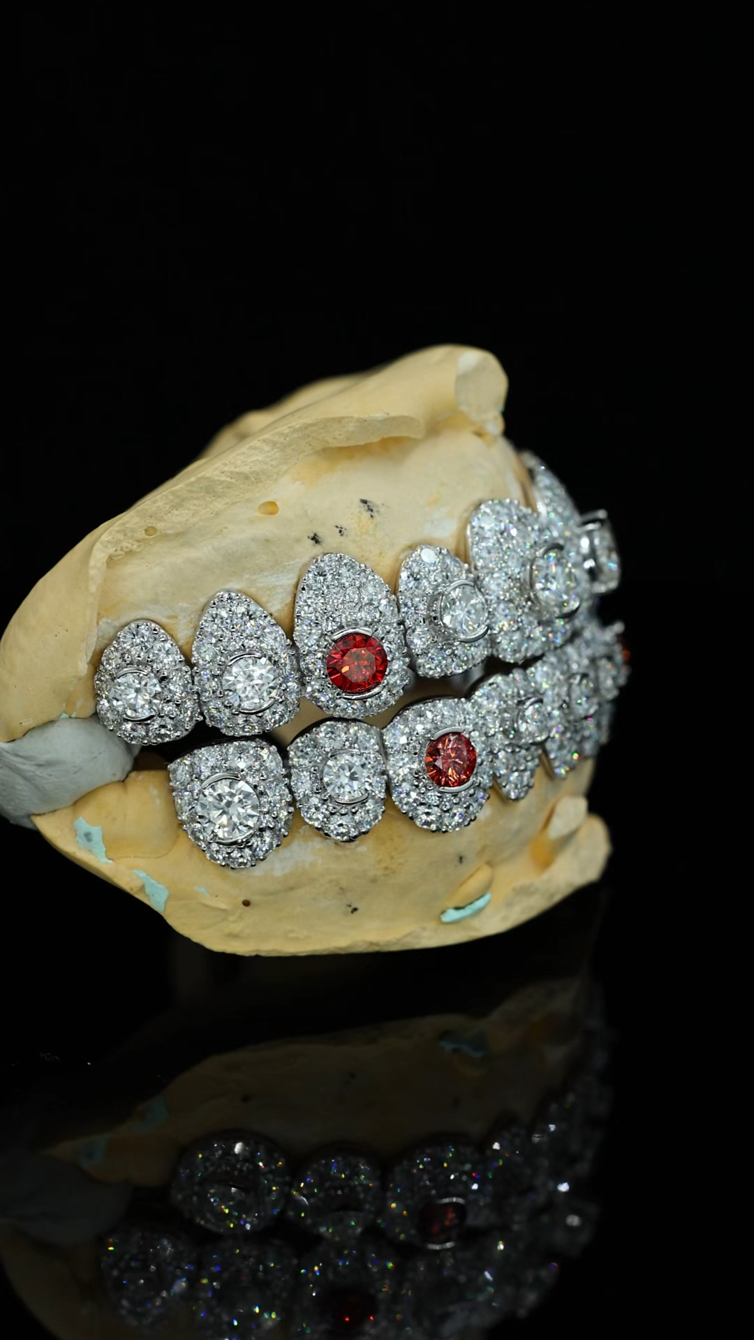 Custom Full Pave D VVS Moissanite Grillz Setting Big Round Diamond & Red Ruby Stones 925 Silver Iced Out Top Bottom Dental Teeth Grills Hip Hop Jewelry