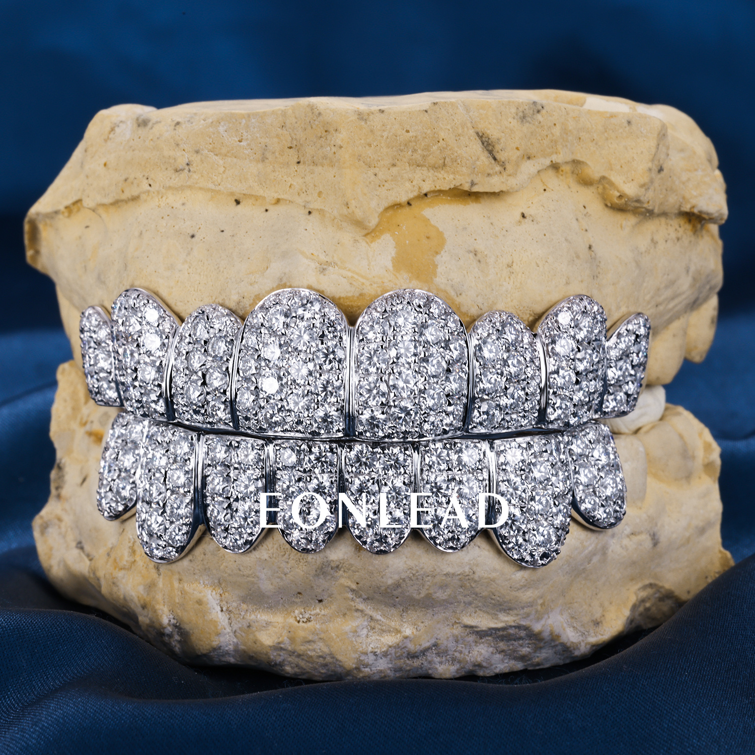 Custom S925 Silver White Gold Plated Top & Bottom 8 Flawless Moissanite Diamond Deep cut Honeycomb Setting Teeth Grillz