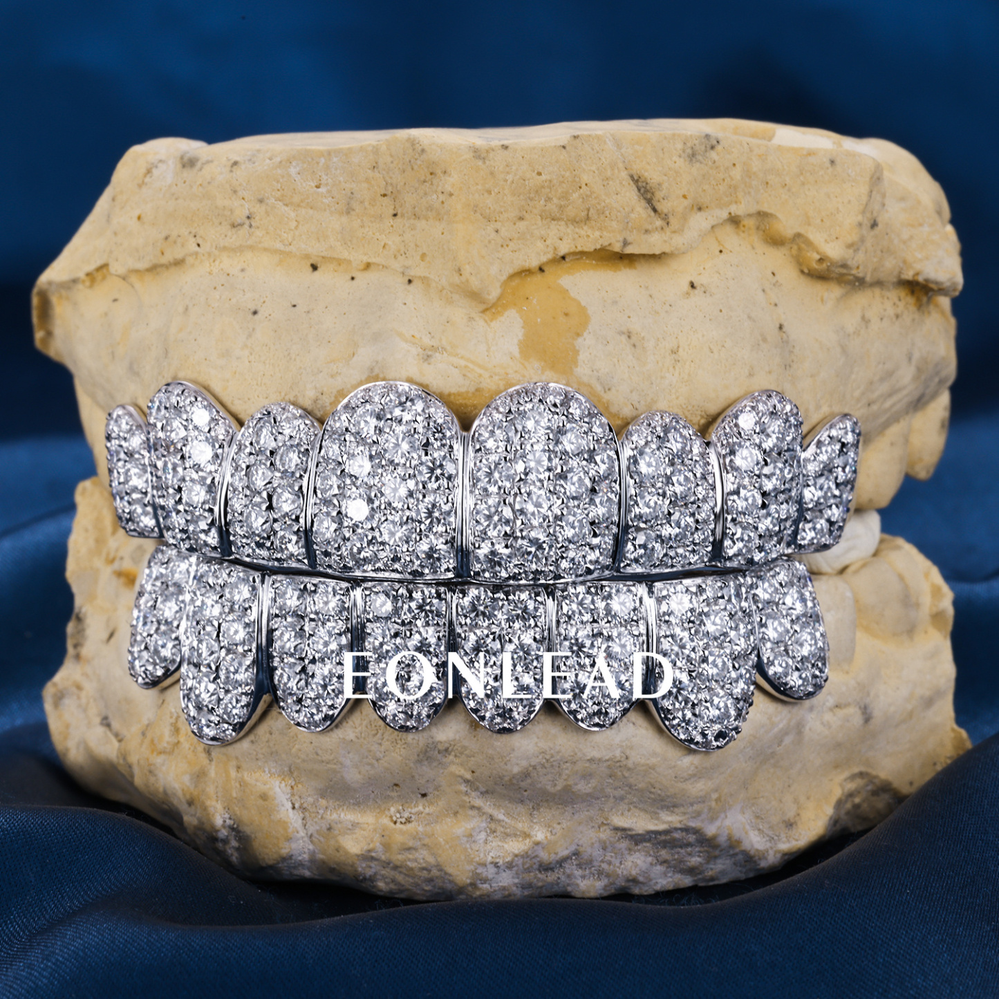 Custom S925 Silver White Gold Plated Top & Bottom 8 Flawless Moissanite Diamond Deep cut Honeycomb Setting Teeth Grillz