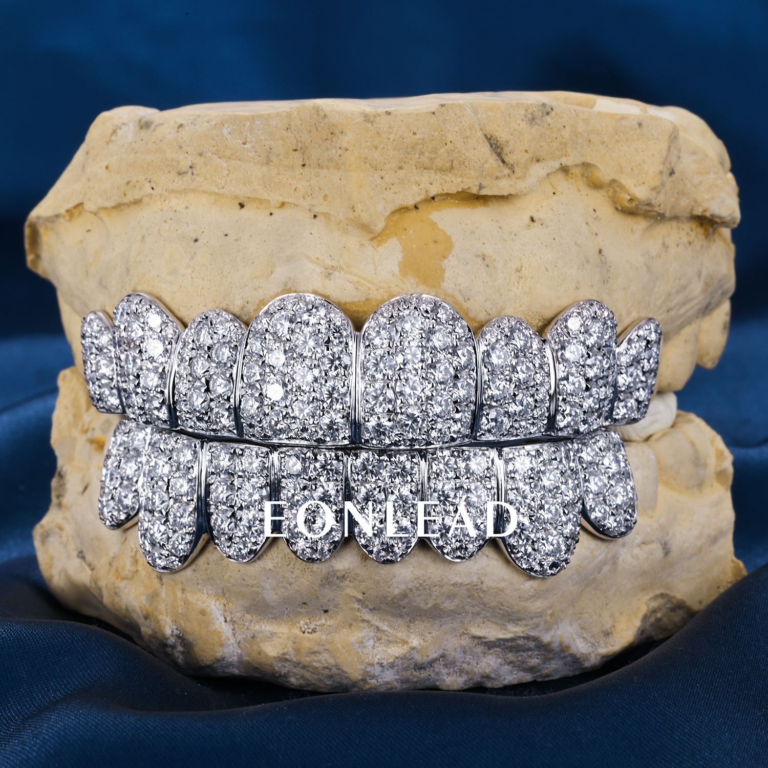 Custom S925 Silver White Gold Plated Top & Bottom 8 Flawless Moissanite Diamond Deep cut Honeycomb Setting Teeth Grillz