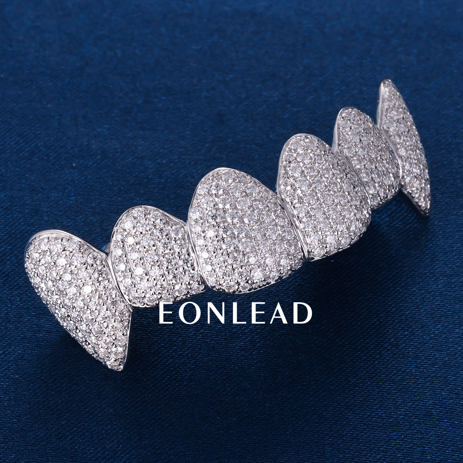 Custom Top 6 S925 Silver White Gold Plated VVS Moissanite Diamond Iced out Regular Cut Fangs Teeth Grillz