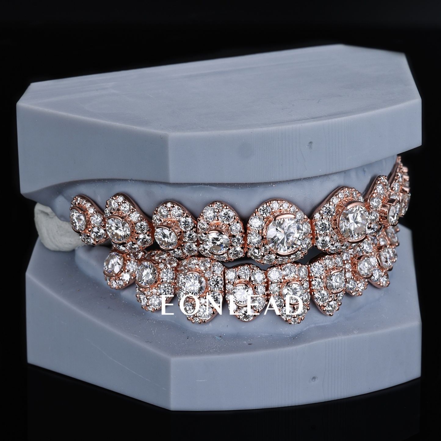 Custom Rose Gold Iced Out Grillz Top & Bottom Honeymoon Set Custom Round Cut D VVS Moissanite Lab Diamond Teeth Grillz for Hip Hop Rapper Jewelry