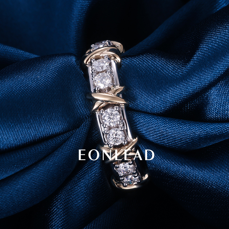 Custom Women S925 Silver 9K 10K 14K 18K Solid Gold 2.7MM D VVS Round cut Moissanite Lab Grown Diamond Wedding Band Ring