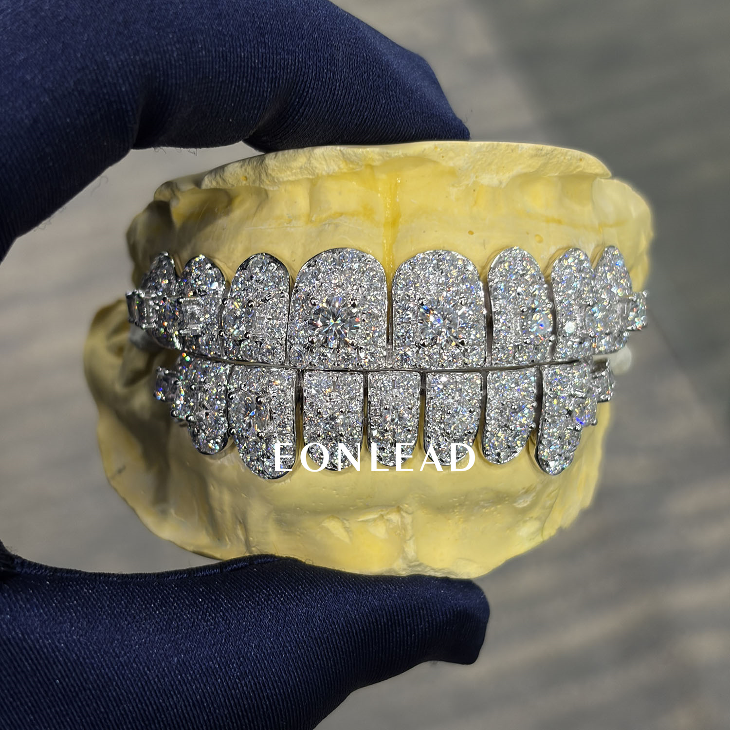 Custom Top Bottom 6 8 10 S925 Silver Giant D VVS Moissanite Iced Out Lab Diamond Perm Cut Solid Gold Straight Cut Teeth Grillz