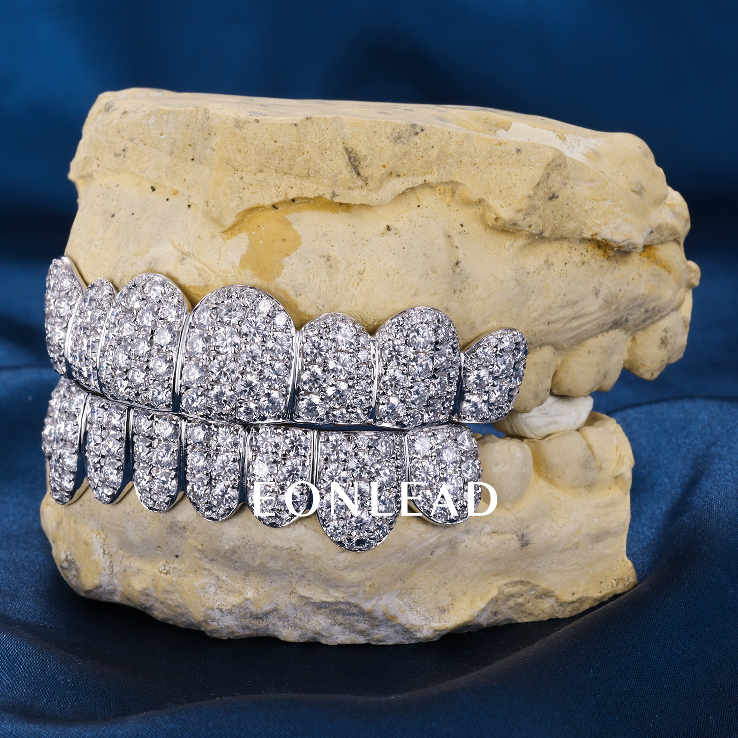 Custom S925 Silver White Gold Plated Top & Bottom 8 Flawless Moissanite Diamond Deep cut Honeycomb Setting Teeth Grillz