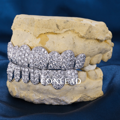 Custom S925 Silver White Gold Plated Top & Bottom 8 Flawless Moissanite Diamond Deep cut Honeycomb Setting Teeth Grillz