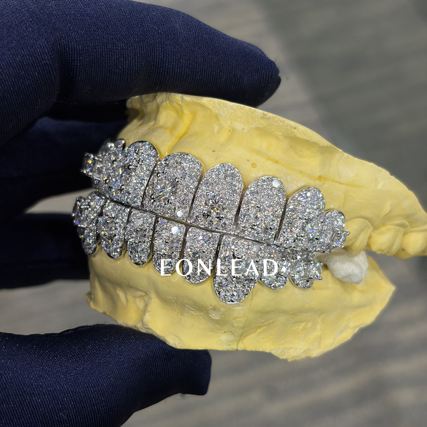 Custom Top Bottom 6 8 10 S925 Silver Giant D VVS Moissanite Iced Out Lab Diamond Perm Cut Solid Gold Straight Cut Teeth Grillz