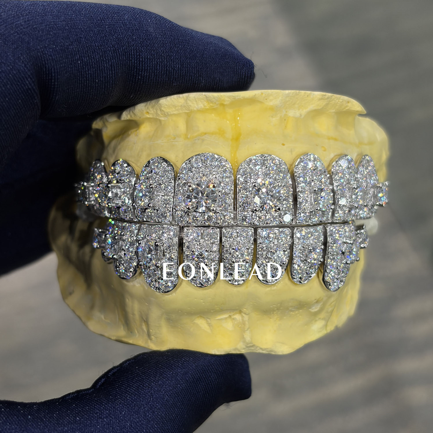Custom Top Bottom 6 8 10 S925 Silver Giant D VVS Moissanite Iced Out Lab Diamond Perm Cut Solid Gold Straight Cut Teeth Grillz