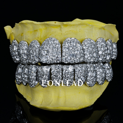 Custom Top Bottom 10 S925 Silver Moissanite Lab Diamond Perm Cut 10K 14K 18K Solid Gold Mosaic Setting Round Cut Teeth Grillz