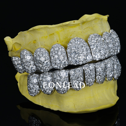 Custom Top Bottom 10 S925 Silver Moissanite Lab Diamond Perm Cut 10K 14K 18K Solid Gold Mosaic Setting Round Cut Teeth Grillz
