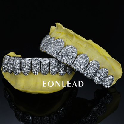 Custom Top Bottom 10 S925 Silver Moissanite Lab Diamond Perm Cut 10K 14K 18K Solid Gold Mosaic Setting Round Cut Teeth Grillz