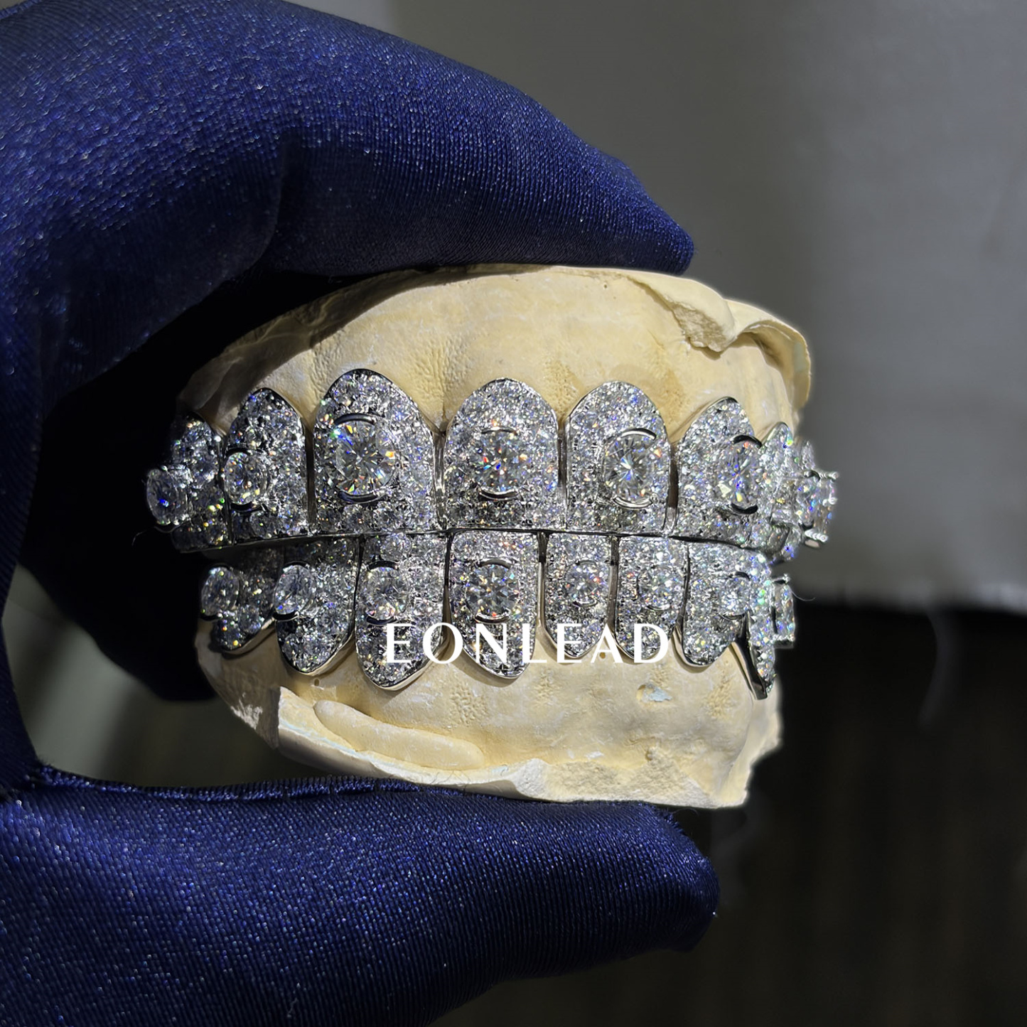 Custom Top Bottom 6 8 10 S925 Silver Giant VVS Moissanite Iced Out Lab Diamond Perm Cut Solid Gold Straight Cut Grillz for Teeth