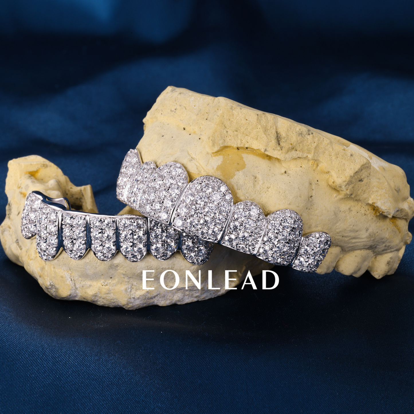 Custom S925 Silver White Gold Plated Top & Bottom 8 Flawless Moissanite Diamond Deep cut Honeycomb Setting Teeth Grillz