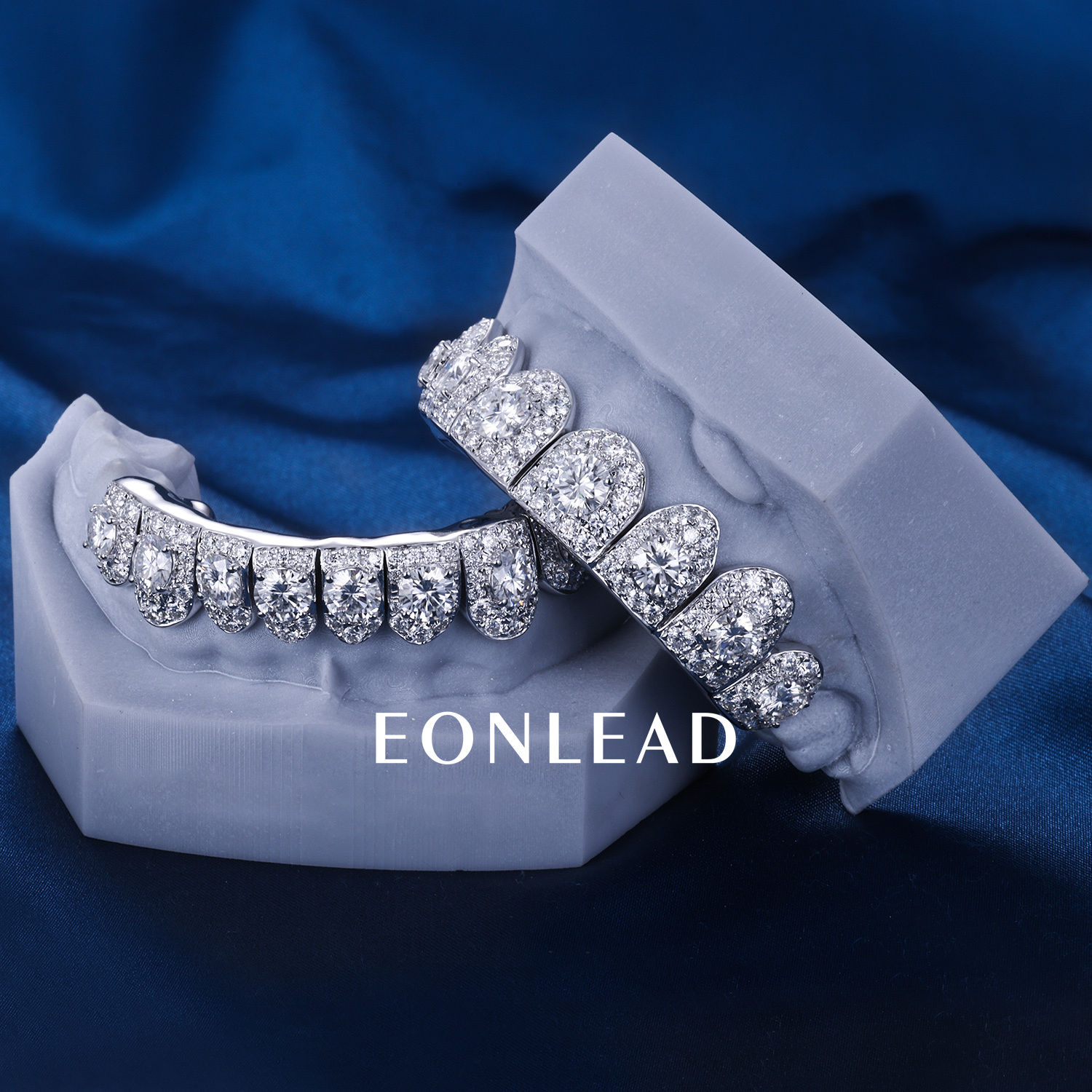 Custom S925 Silver White Gold Plated Top & Bottom 8 Flawless Big Moissanite Diamond Perm cut Teeth Grillz