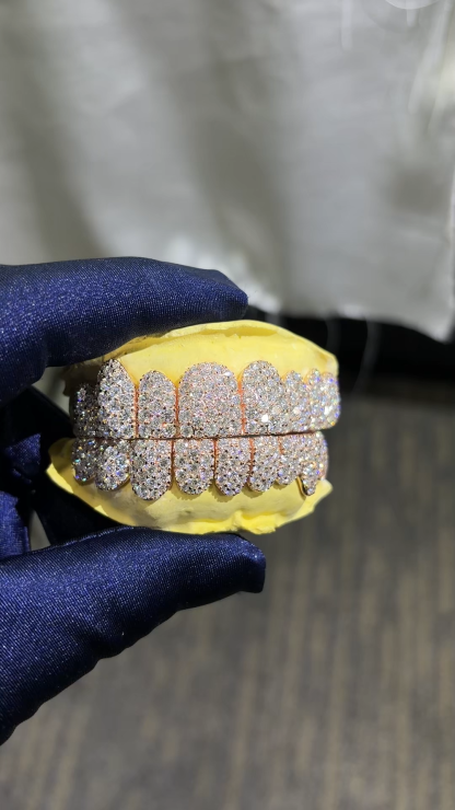 Custom Top Bottom 6 8 10 S925 Silver Mosaic Setting VVS Moissanite Lab Diamond Perm Cut Solid Rose Gold Grillz for Teeth