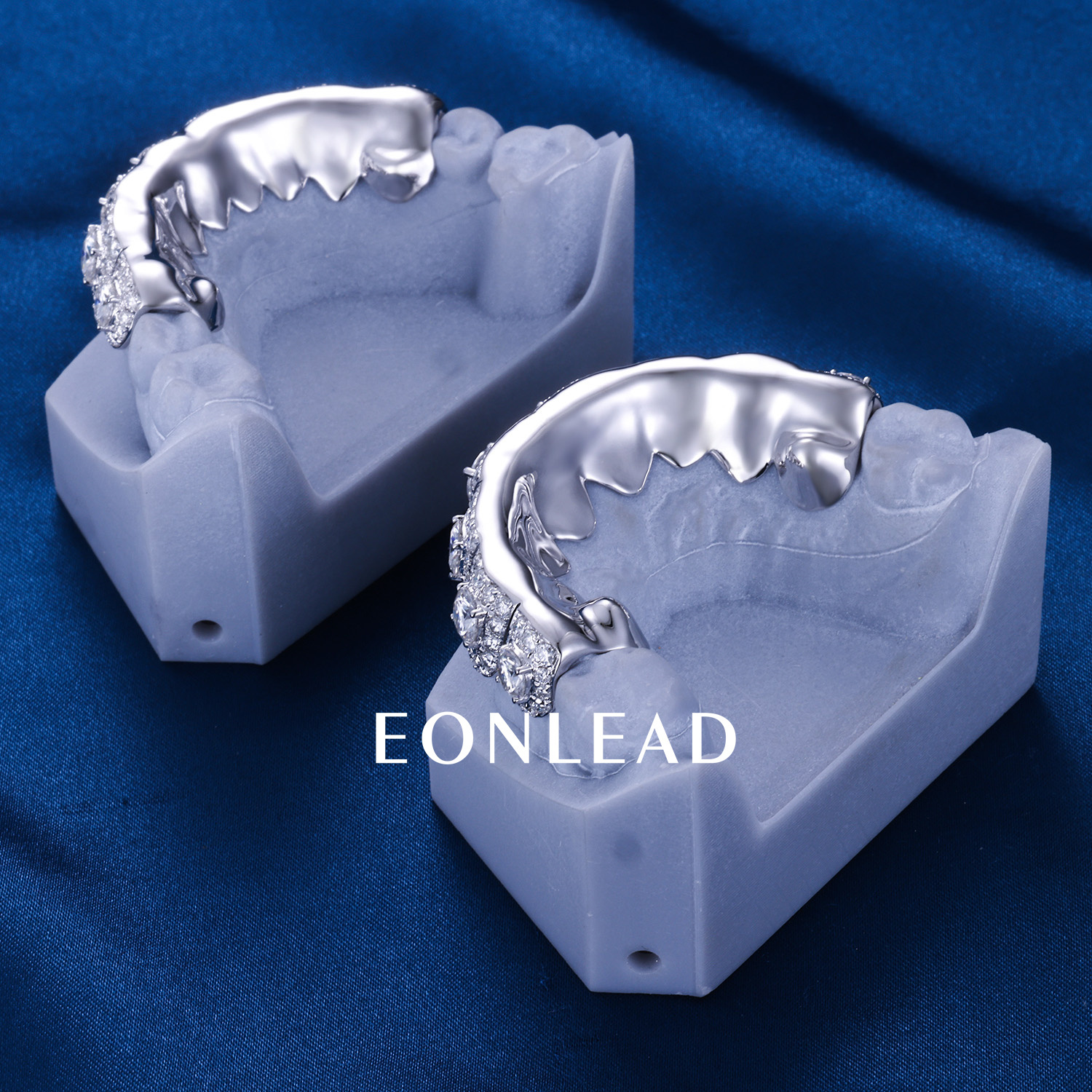 Custom S925 Silver White Gold Plated Top & Bottom 8 Flawless Big Moissanite Diamond Perm cut Teeth Grillz