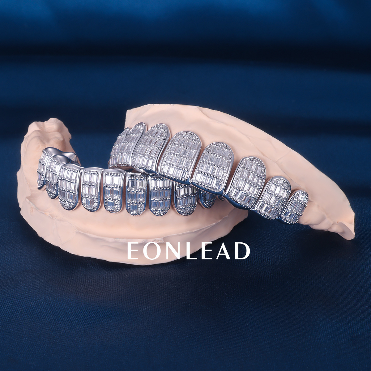 Custom S925 Silver White Gold Plated Top & Bottom 10 Baguette Moissanite Diamond Perm cut Teeth Grillz