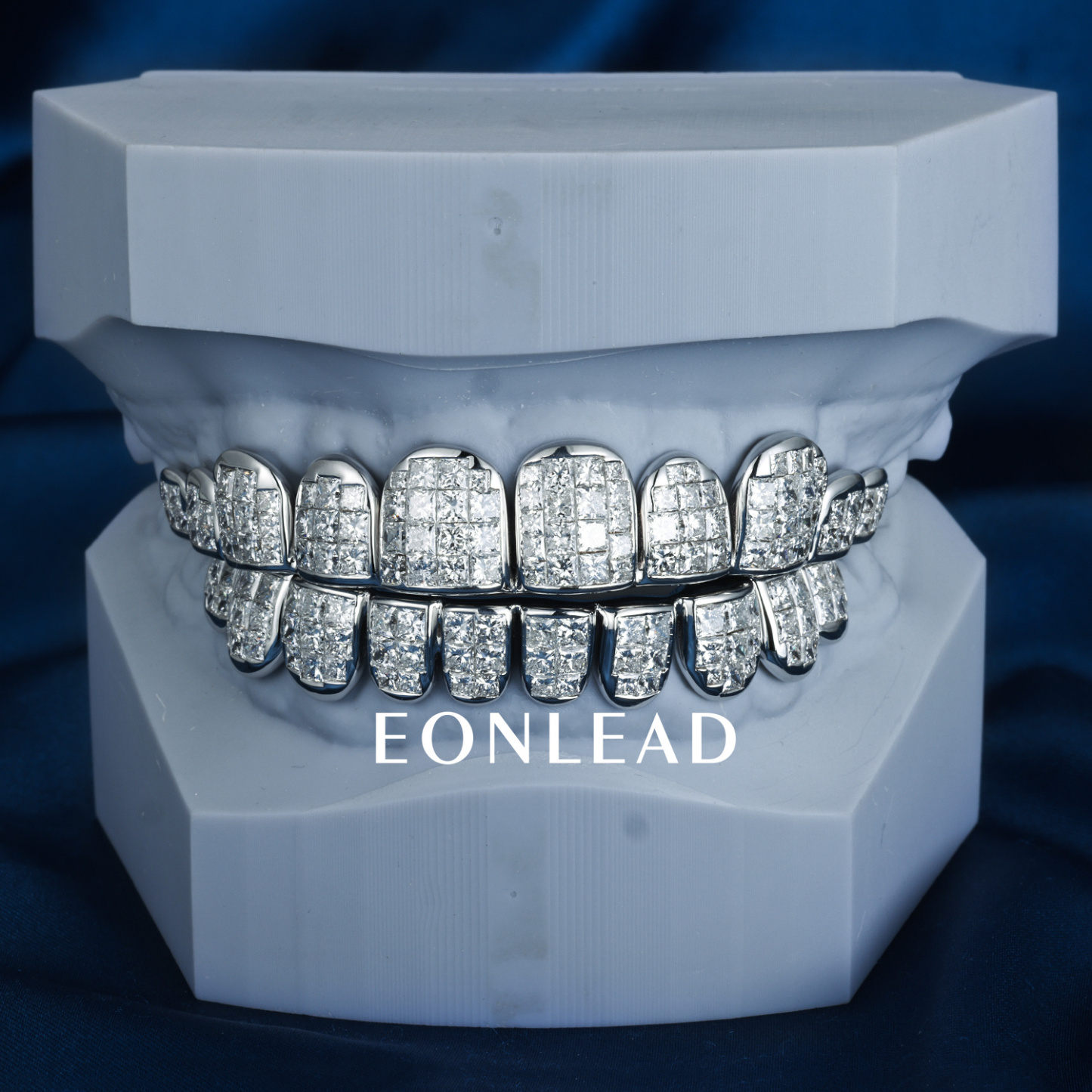 Custom S925 Silver White Gold Plated Top & Bottom 8 VVS Princess cut Moissanite Diamond Invisible Setting Teeth Grillz