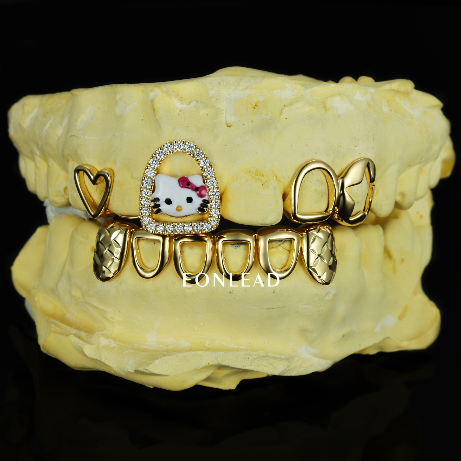 Custom Hello Kitty Enamel Moissanite Lab Diamond Grillz Top Bottom Hollow Heart Teeth Grills Hip Hop Women Bling Tooth Caps