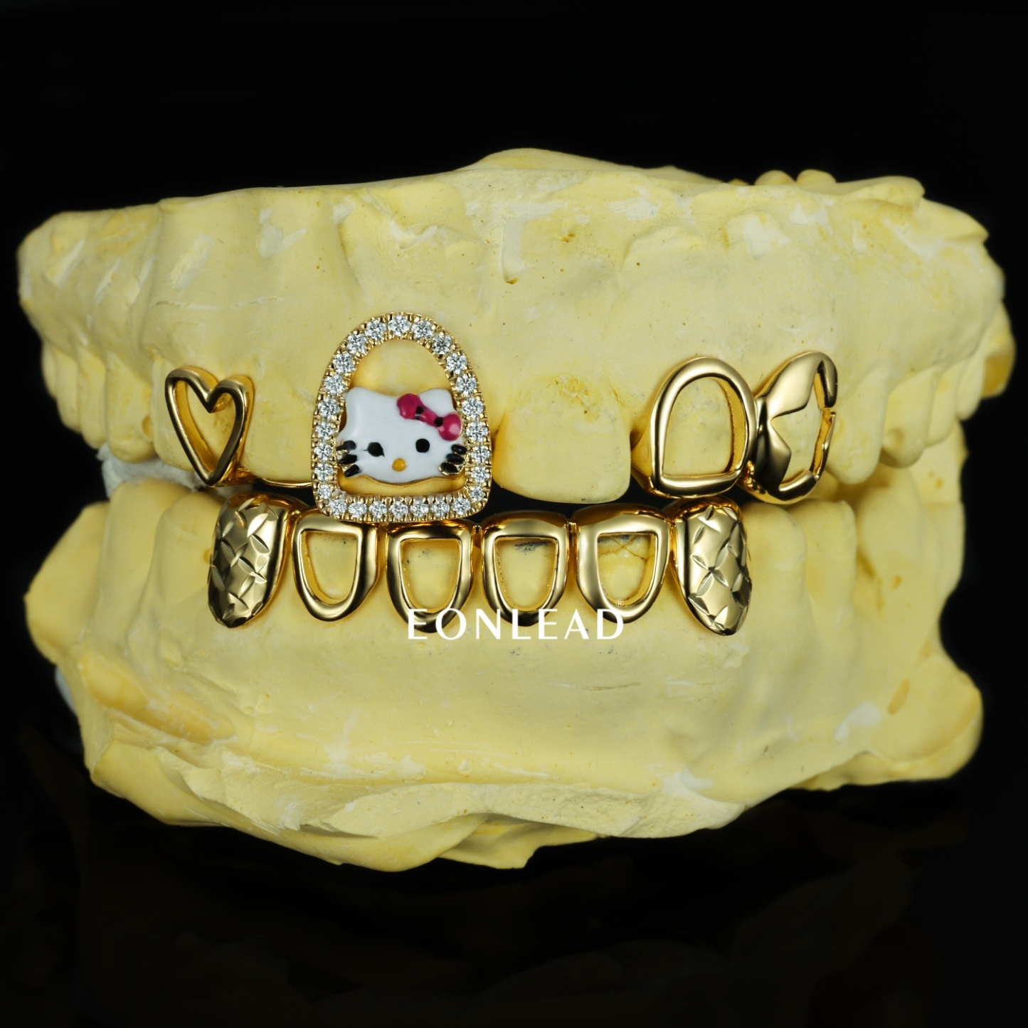 Custom Hello Kitty Enamel Moissanite Lab Diamond Grillz Top Bottom Hollow Heart Teeth Grills Hip Hop Women Bling Tooth Caps