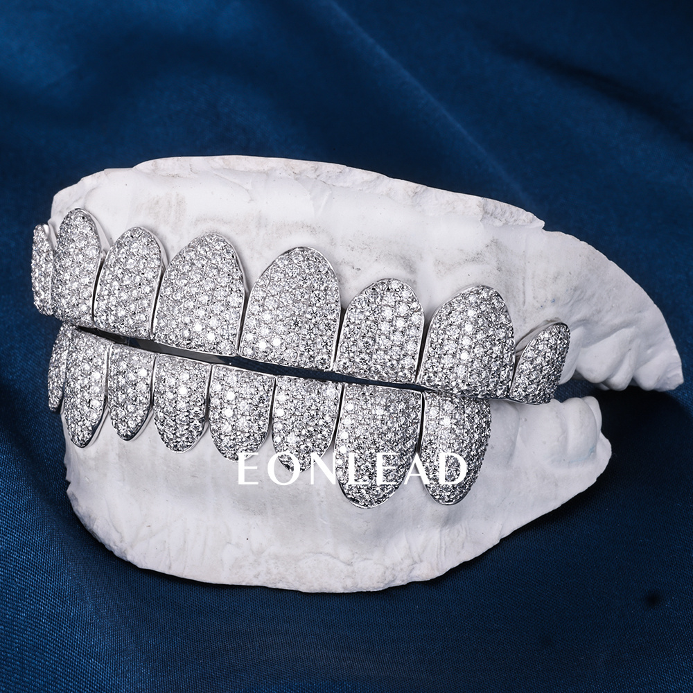 Custom Women Men Top & Bottom 8  S925 Silver White Gold Plated VVS Moissanite Diamond Straight Cut Teeth Grillz