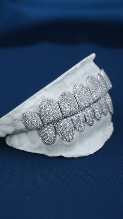Custom Women Men Top & Bottom 8  S925 Silver White Gold Plated VVS Moissanite Diamond Straight Cut Teeth Grillz