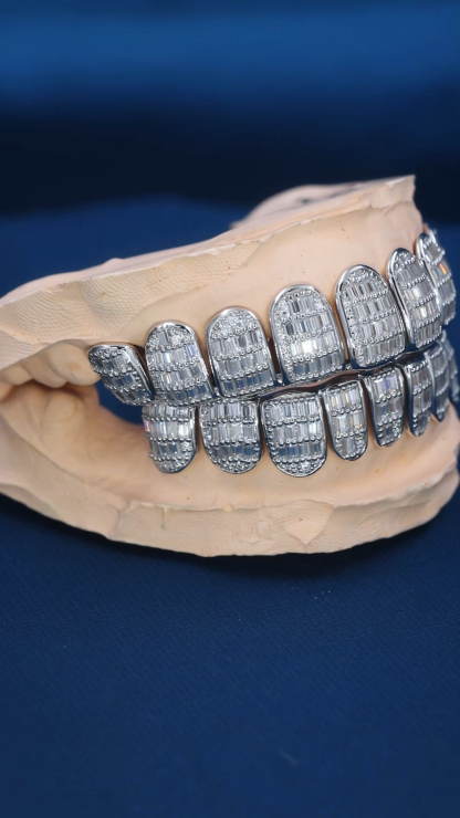 Custom S925 Silver White Gold Plated Top & Bottom 10 Baguette Moissanite Diamond Perm cut Teeth Grillz