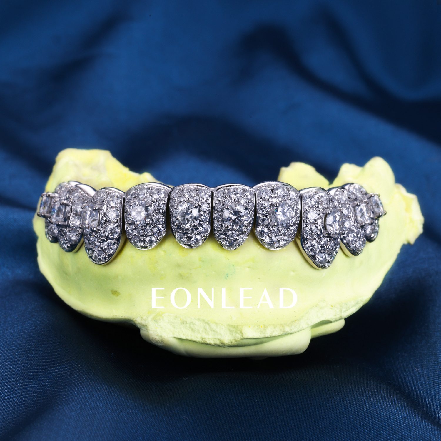 Custom S925 Silver White Gold Plated Bottom 10 Flawless Big Moissanite Diamond Perm cut Teeth Grillz