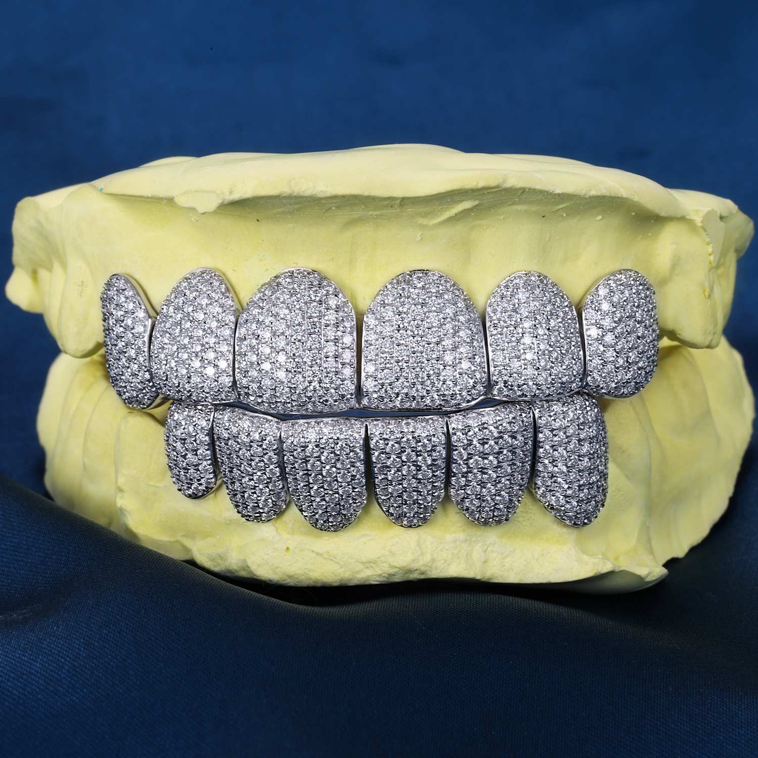 Custom S925 Silver White Gold Plated Top & Bottom 6 Flawless Moissanite Diamond Perm cut Honeycomb Setting Teeth Grillz