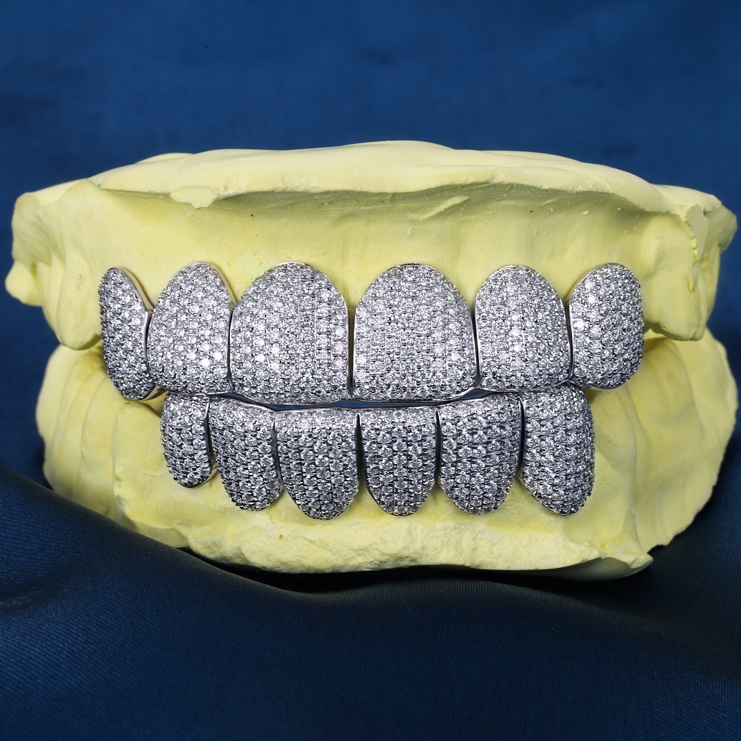 Custom S925 Silver White Gold Plated Top & Bottom 6 Flawless Moissanite Diamond Perm cut Honeycomb Setting Teeth Grillz