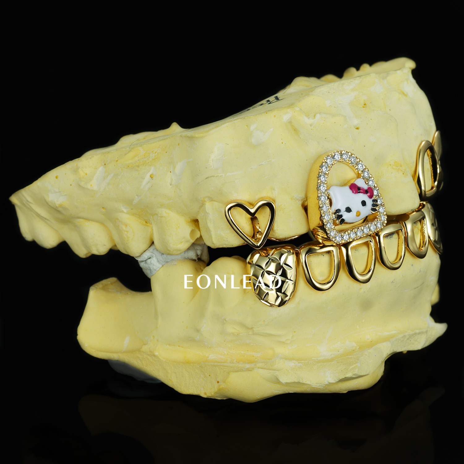 Custom Hello Kitty Enamel Moissanite Lab Diamond Grillz Top Bottom Hollow Heart Teeth Grills Hip Hop Women Bling Tooth Caps