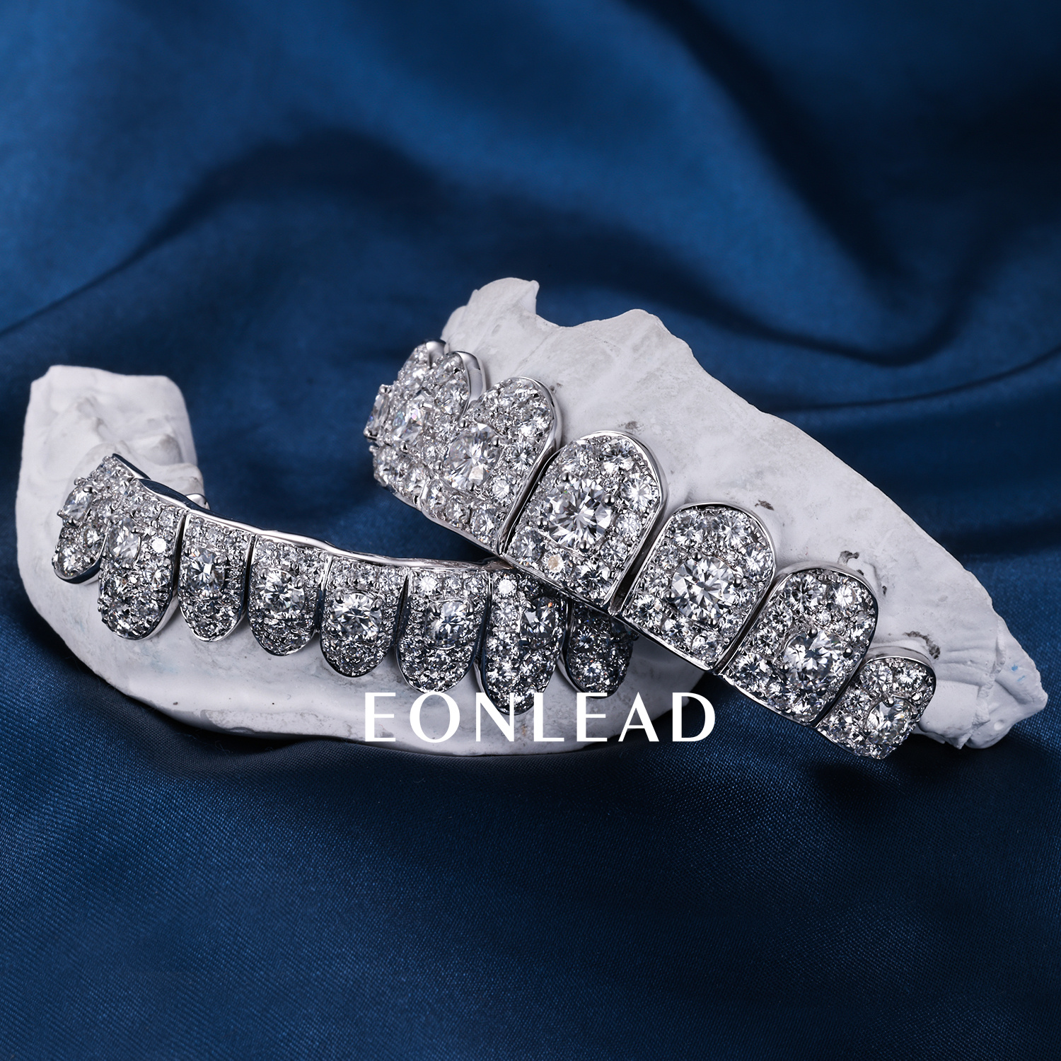 Custom S925 Silver White Gold Plated Top & Bottom 8 Flawless Big Moissanite Diamond Perm cut Teeth Grillz